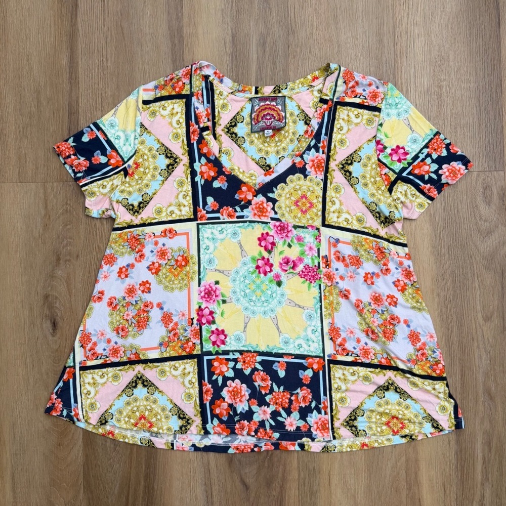 Johnny Was Jasper Swingy tee Floral Patchwork Bamboo V-Neck Top XL Multi - Picture 2 of 8